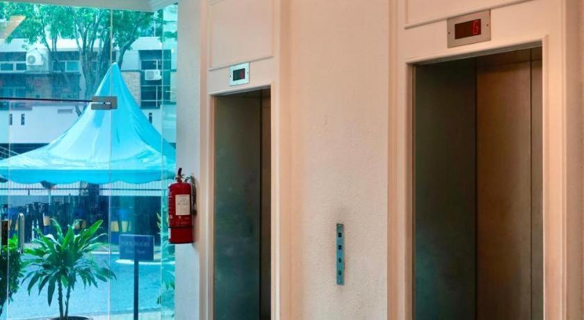 Stallions Suites Penang Jelutong Экстерьер фото