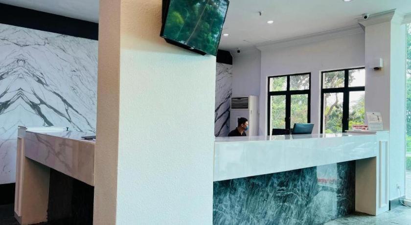 Stallions Suites Penang Jelutong Экстерьер фото